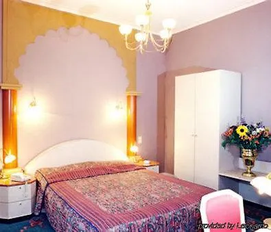 ***  Hotel L'Auberge Du Souverain Auderghem Bélgica