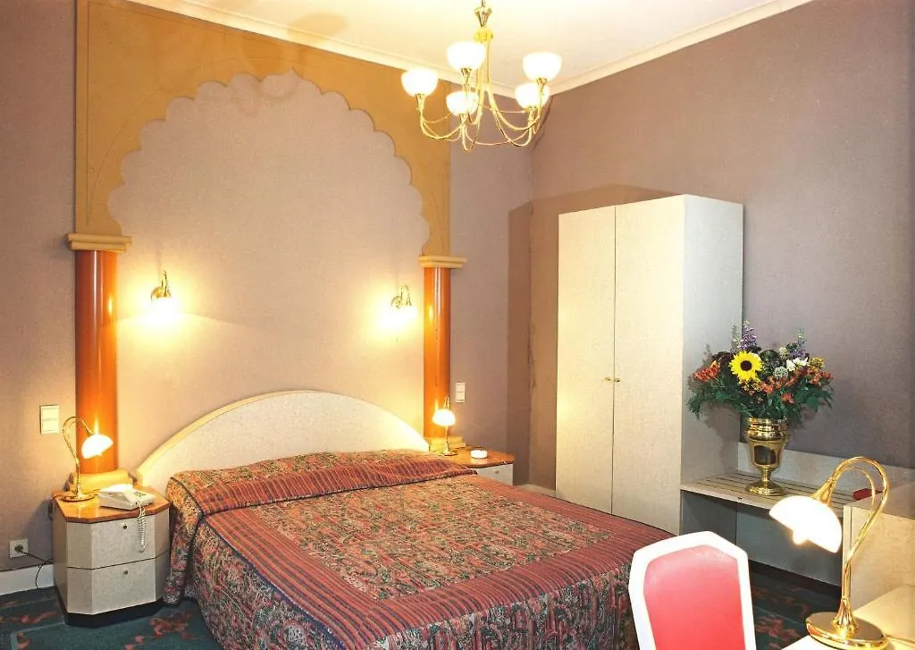 ***  Hotel L'Auberge Du Souverain Auderghem Bélgica