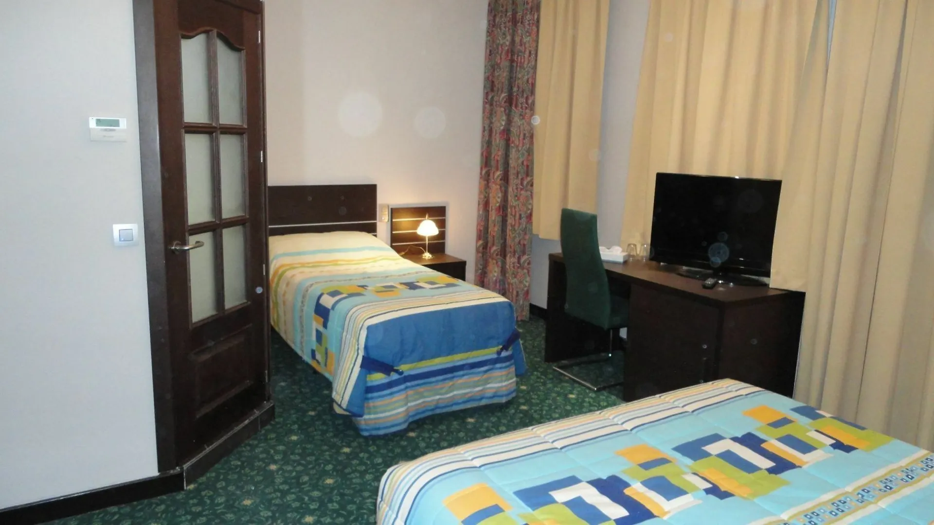 Hotel L'Auberge Du Souverain Auderghem  Bruselas