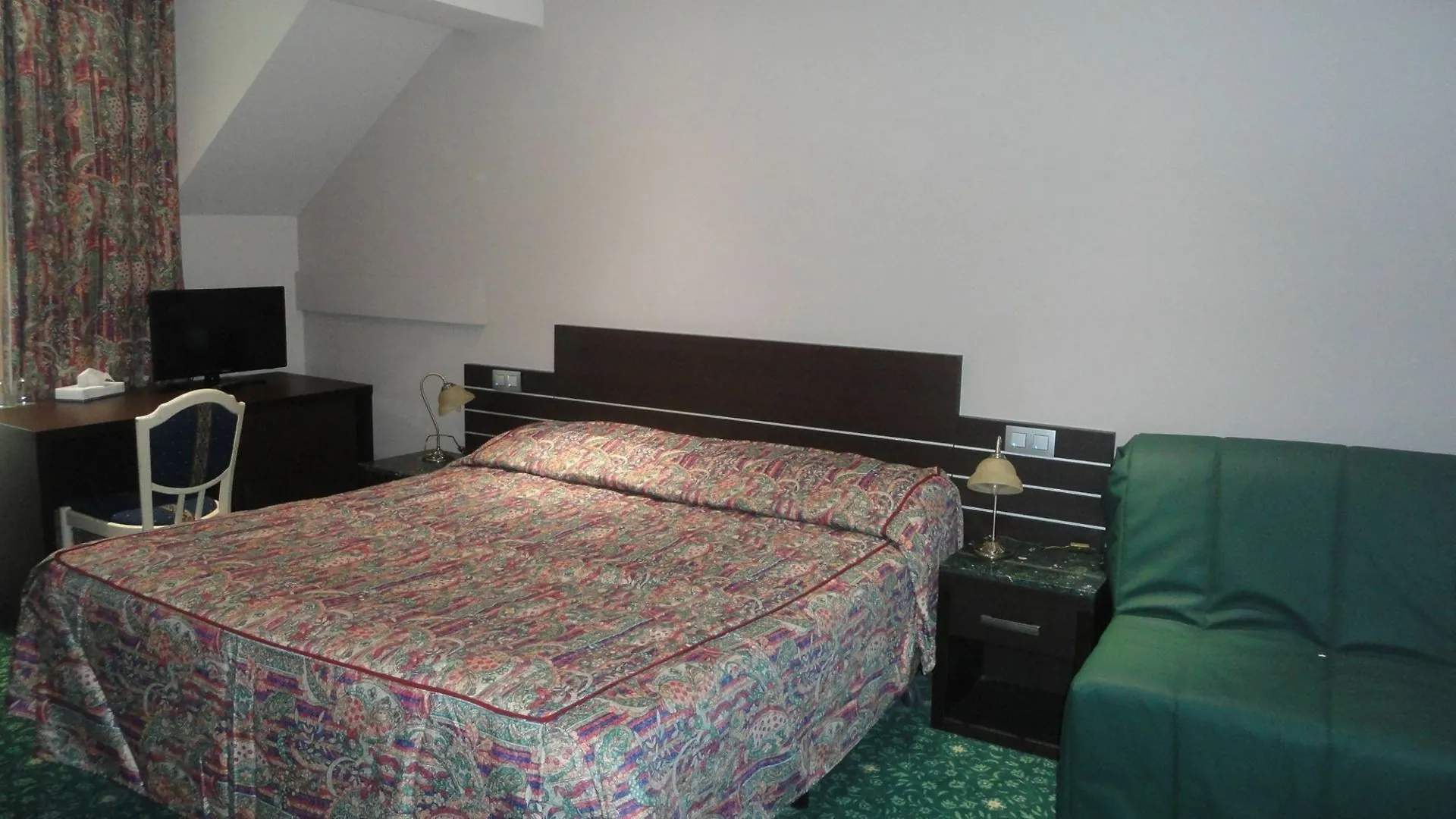 Hotel L'Auberge Du Souverain Auderghem 3*, Bruselas